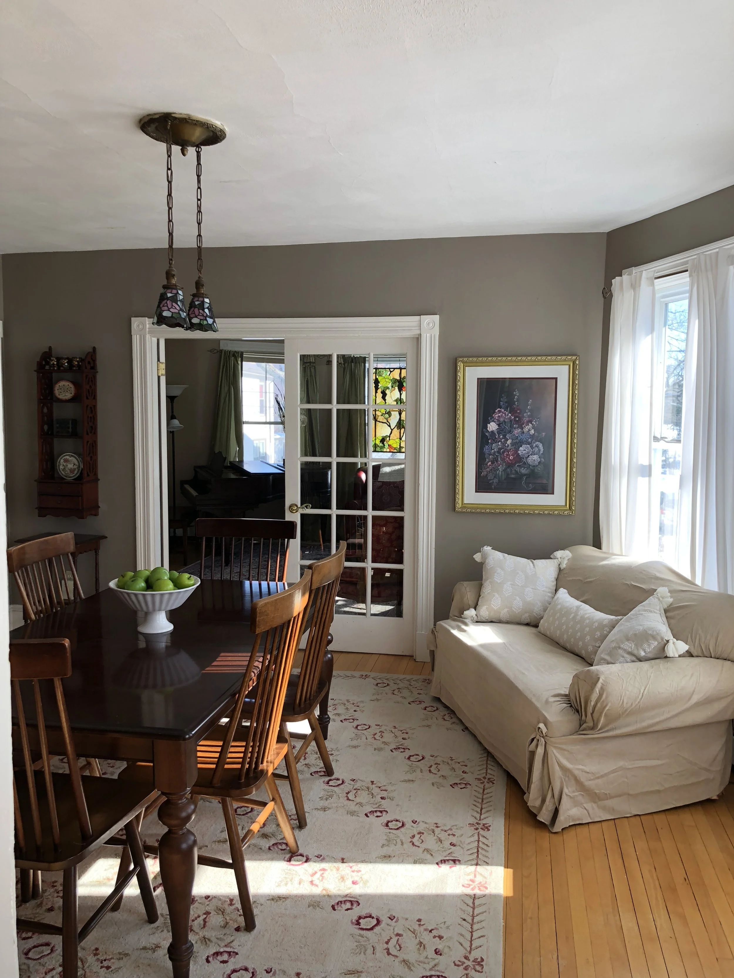 Sitting Area In Dining Room