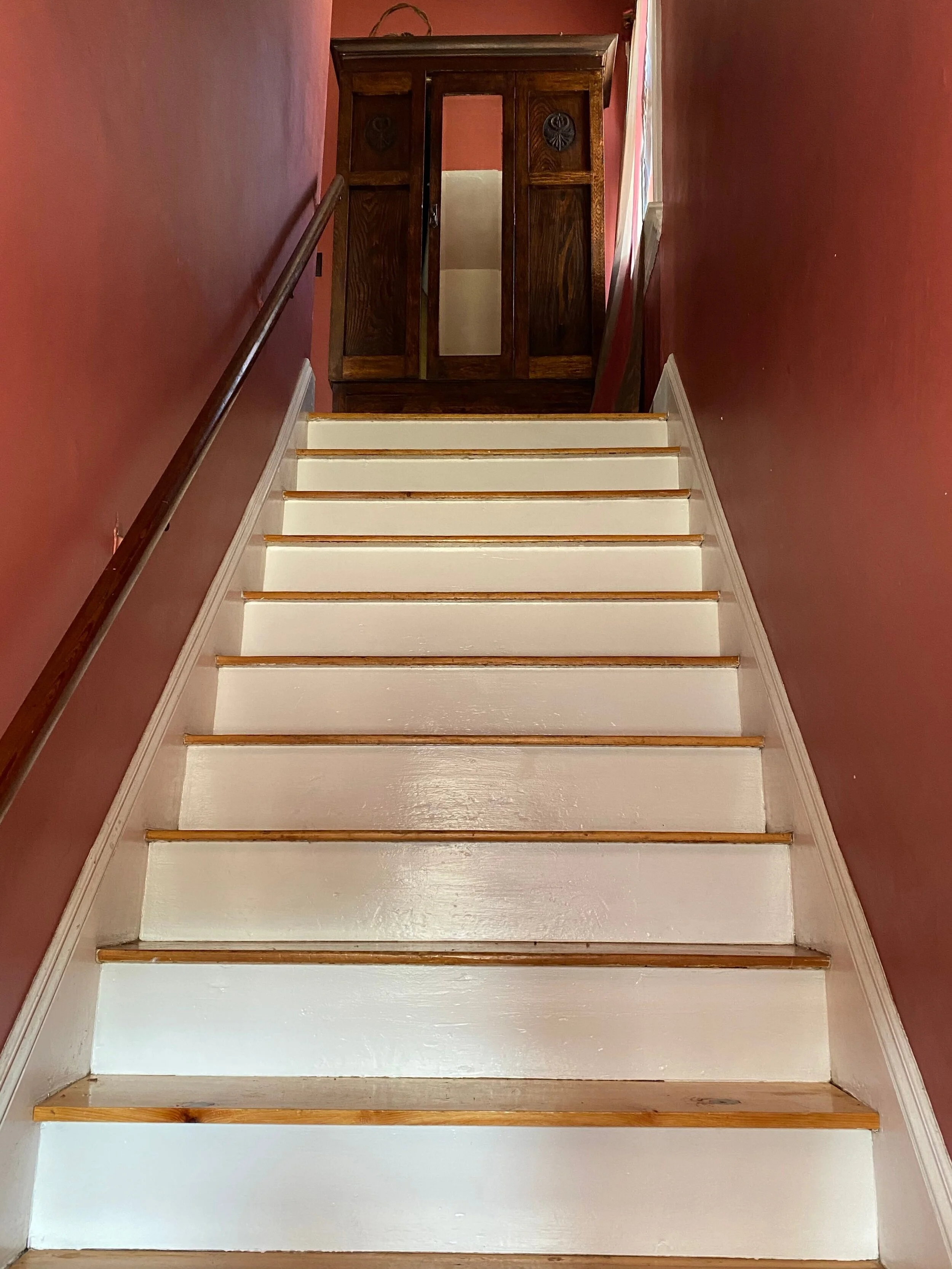 98 Otis Front Stairway Entry