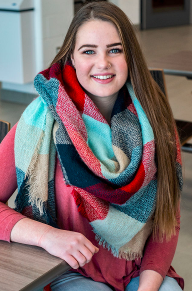 Emily de Jong.png