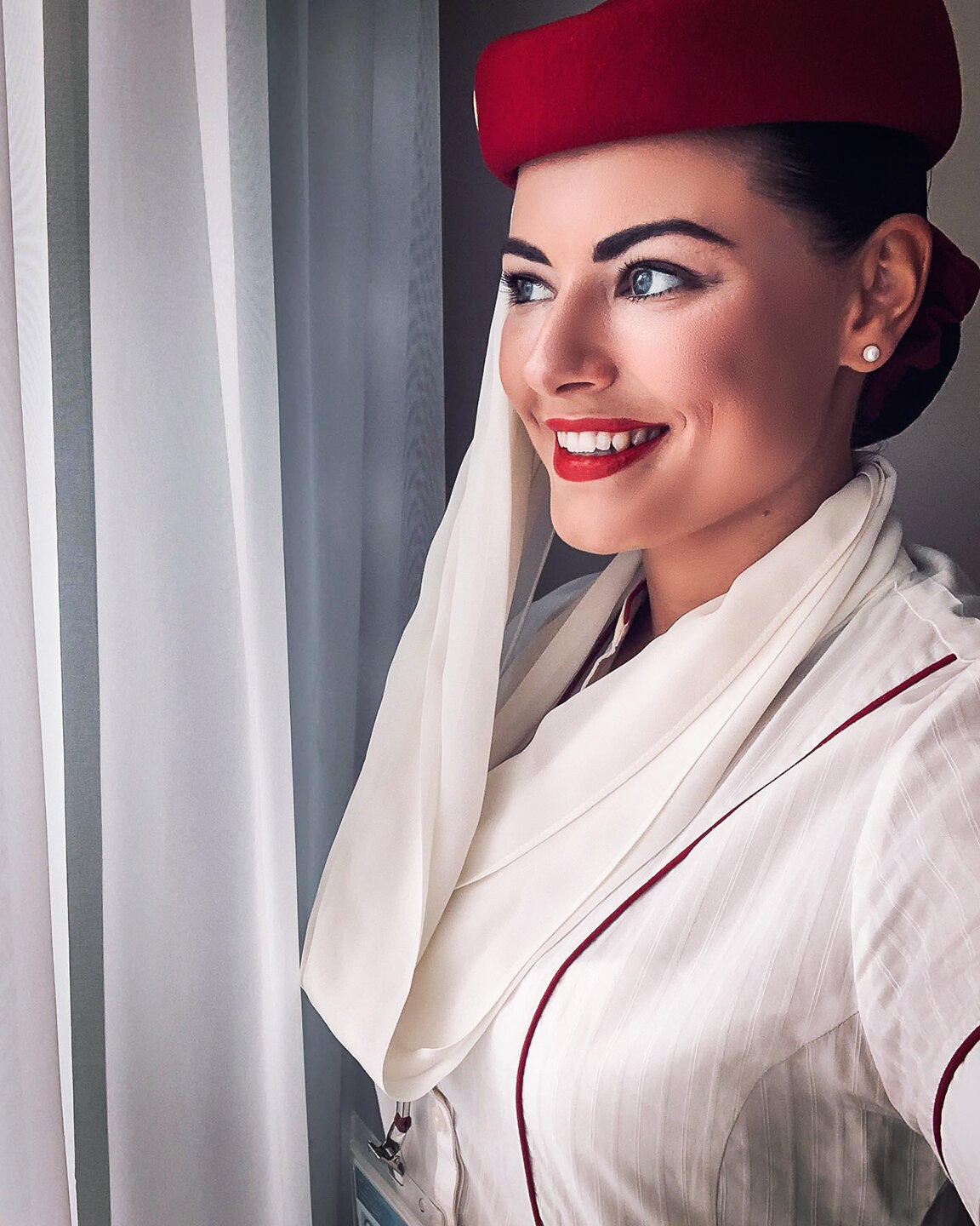 Qantas Should Let Flight Attendants Go Makeup-Free and Ditch High Heels,  Union Demands