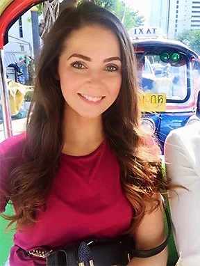 Why do candidates talk too much at the cabin crew final interview?