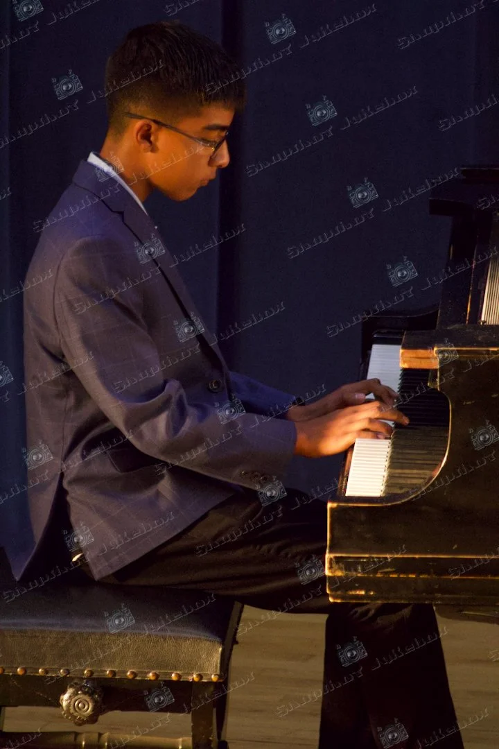 Student 16AT - 6.jpg