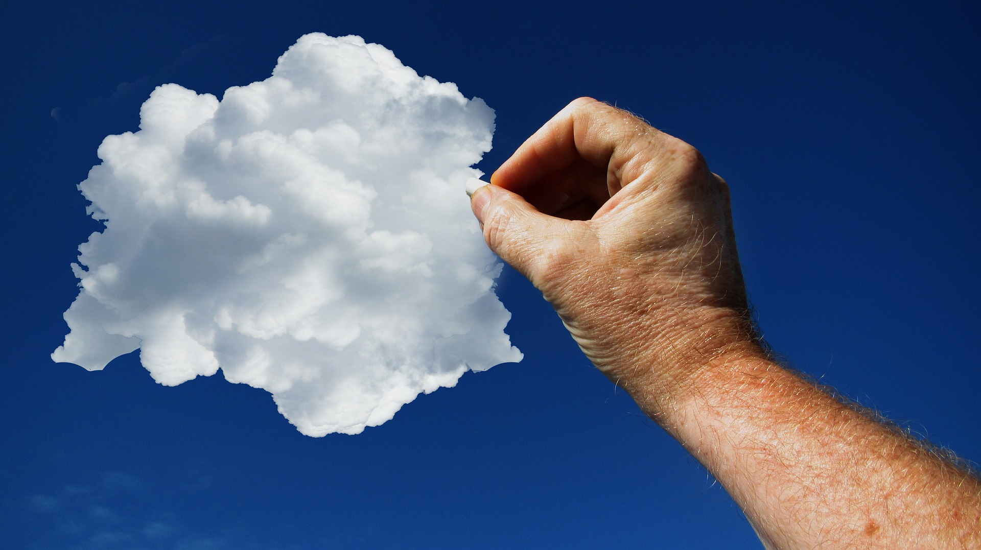 cloud-2530972_1920.jpg