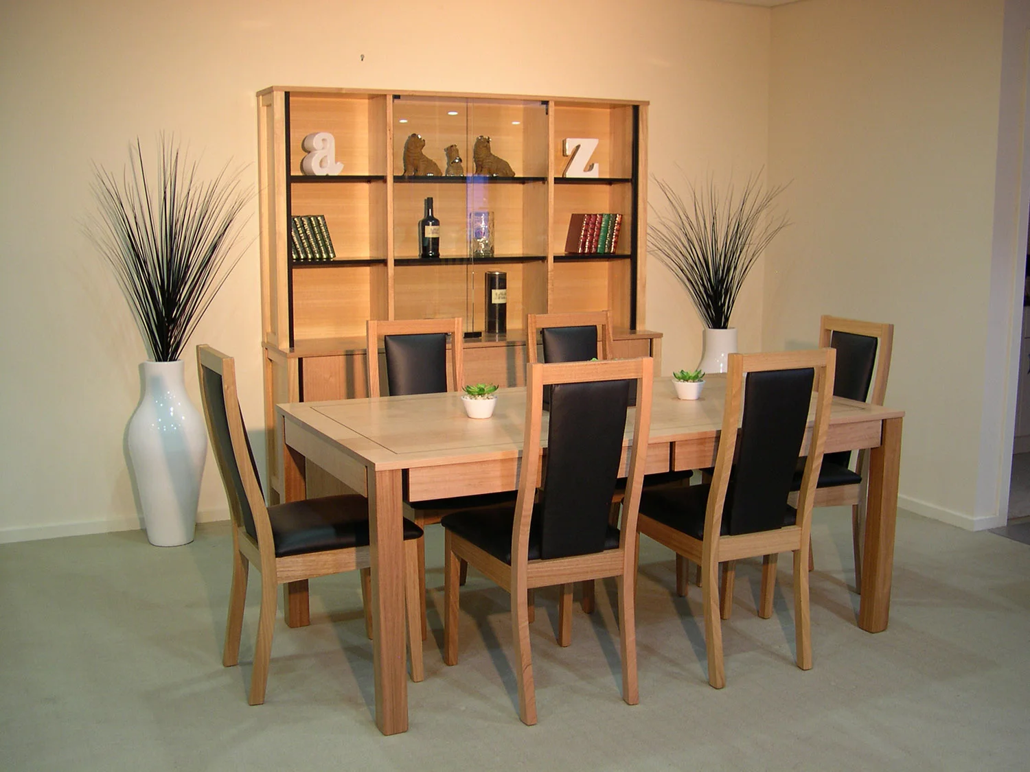 Oasis Dining Setting