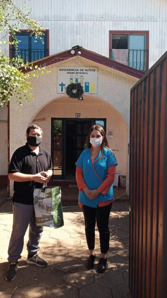 Nuestra institución mediante la campaña "SONRISAS DUCLES" recaudo dulces los cuales fueron donados en la residencia de niños "FRANZ RFINISH" de la comuna de Chillán Viejo.