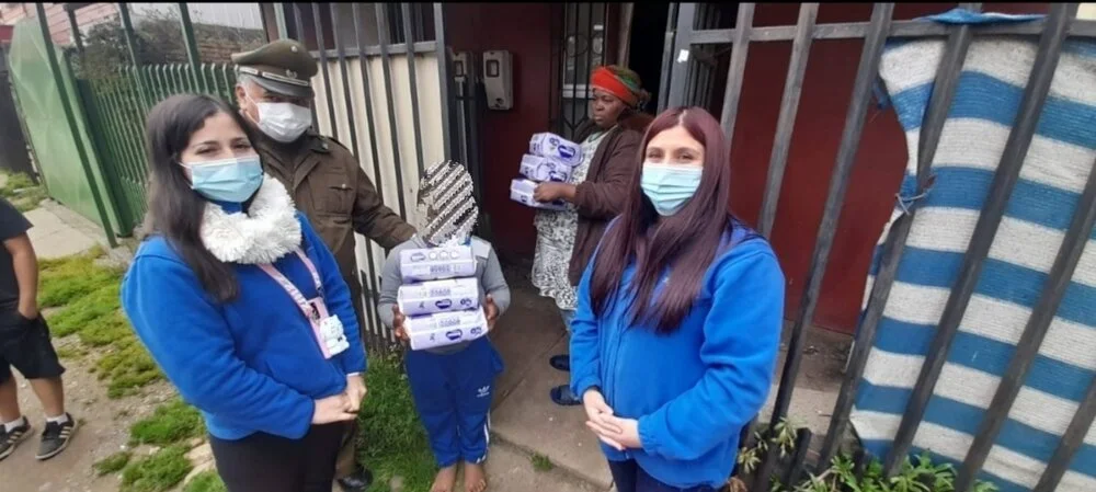 ONG Luces del futuro en colaboración a la oficina comunitaria de carabineros de la 2da comisaria de Chillán, realizaron donación de pañales infantiles.