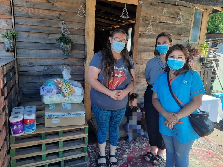 ONG Luces  del Futuro realiza actividad solidaria de donación  de alimentos, útiles de aseo y pañales infantiles para las familias del campamento "Buen Vivir" ubicado en la comuna de Chillán.