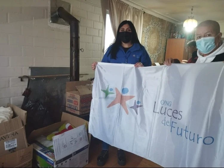 Donación de vestuario y juguetes en la Junta de Vecinos Villa Parque Ñuble, Chillán