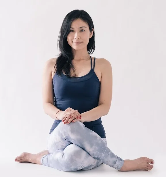 Cox-Asana_Pent-0274-Edit-final+selects+graded+-+retouched+2k-.jpg