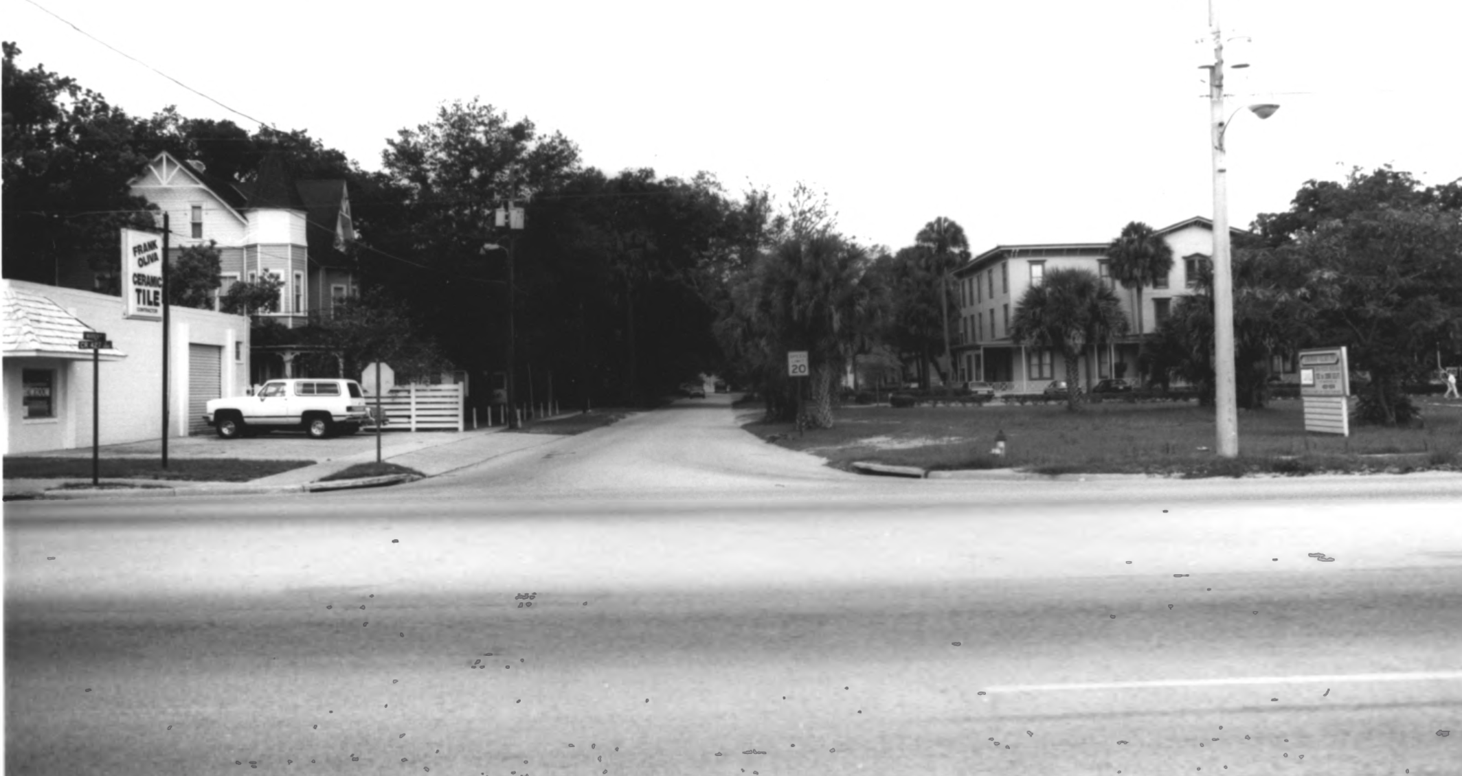 The Bradlee-Mac did not always border 427. Seen here looking across 427 west on Warren, the house is in the background here behind Frank Oliva Ceramic Tile, before the highway was expanded and that retailer was torn down. Photo from 1990 with the Longwood Historic District filing.