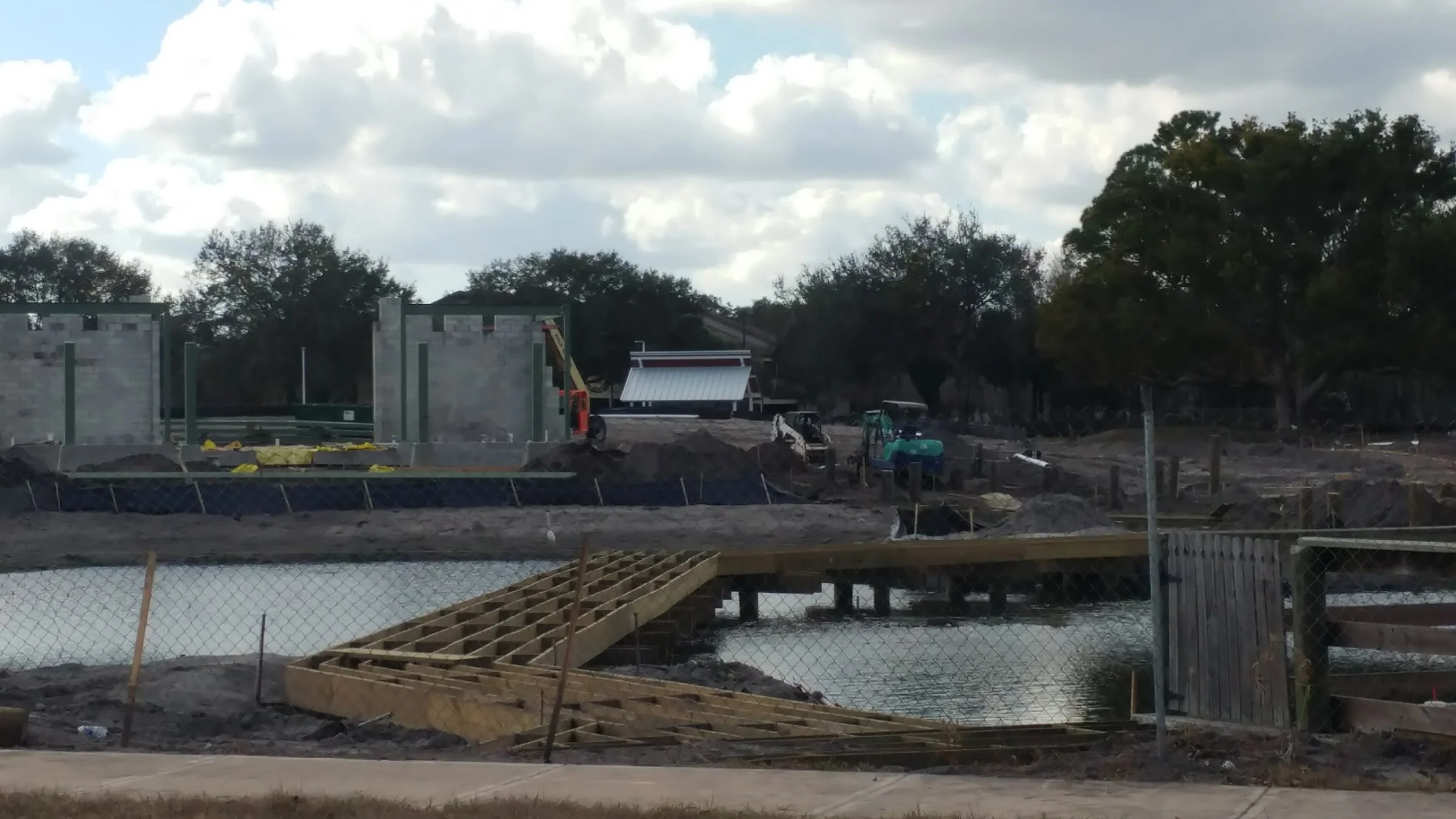 The new board walk under construction, January 2018.