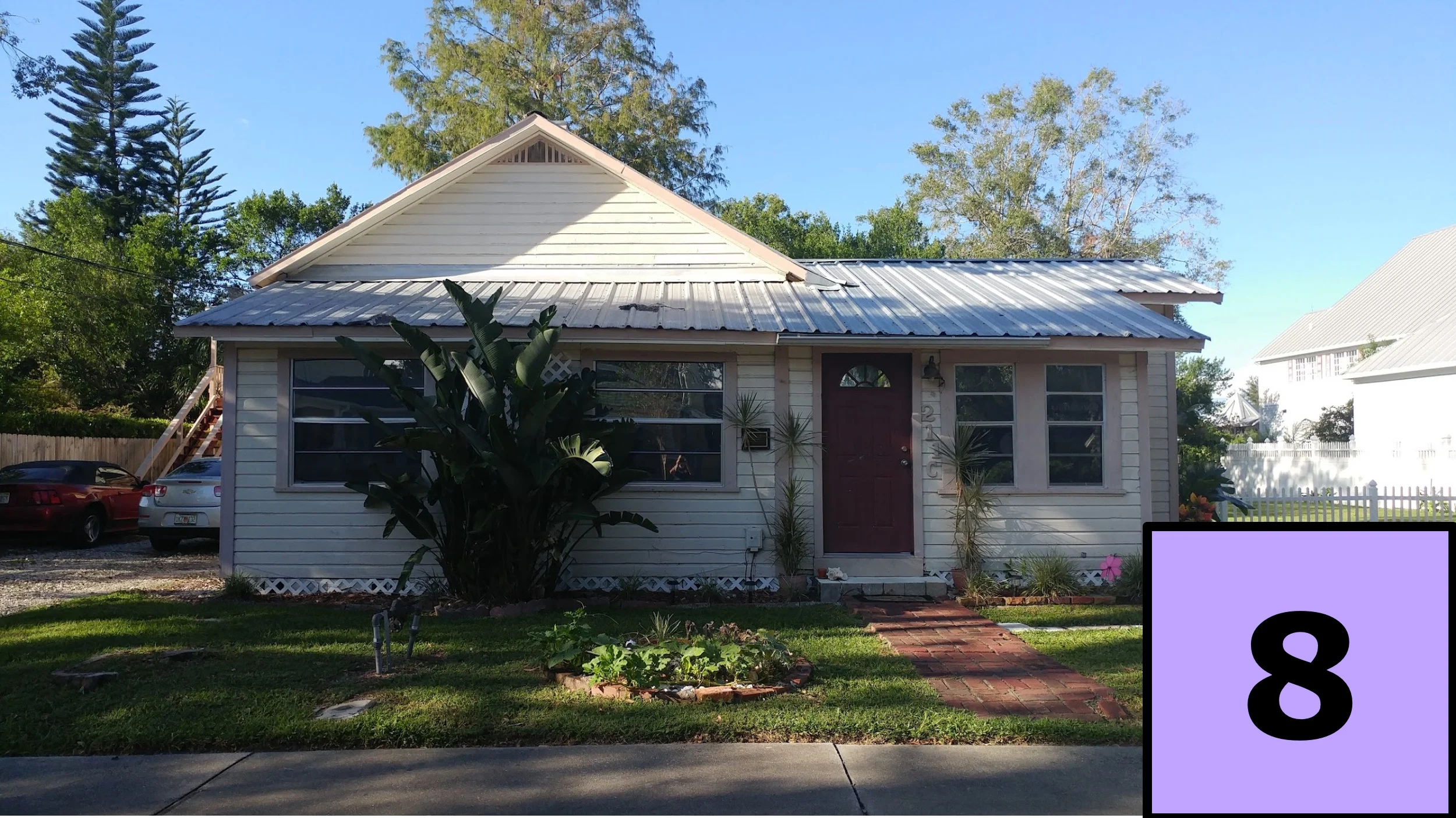 211 Bay Ave