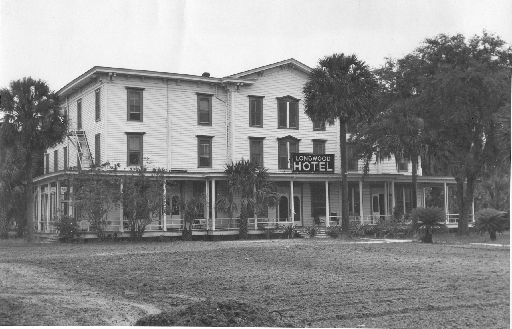 longwood inn.png