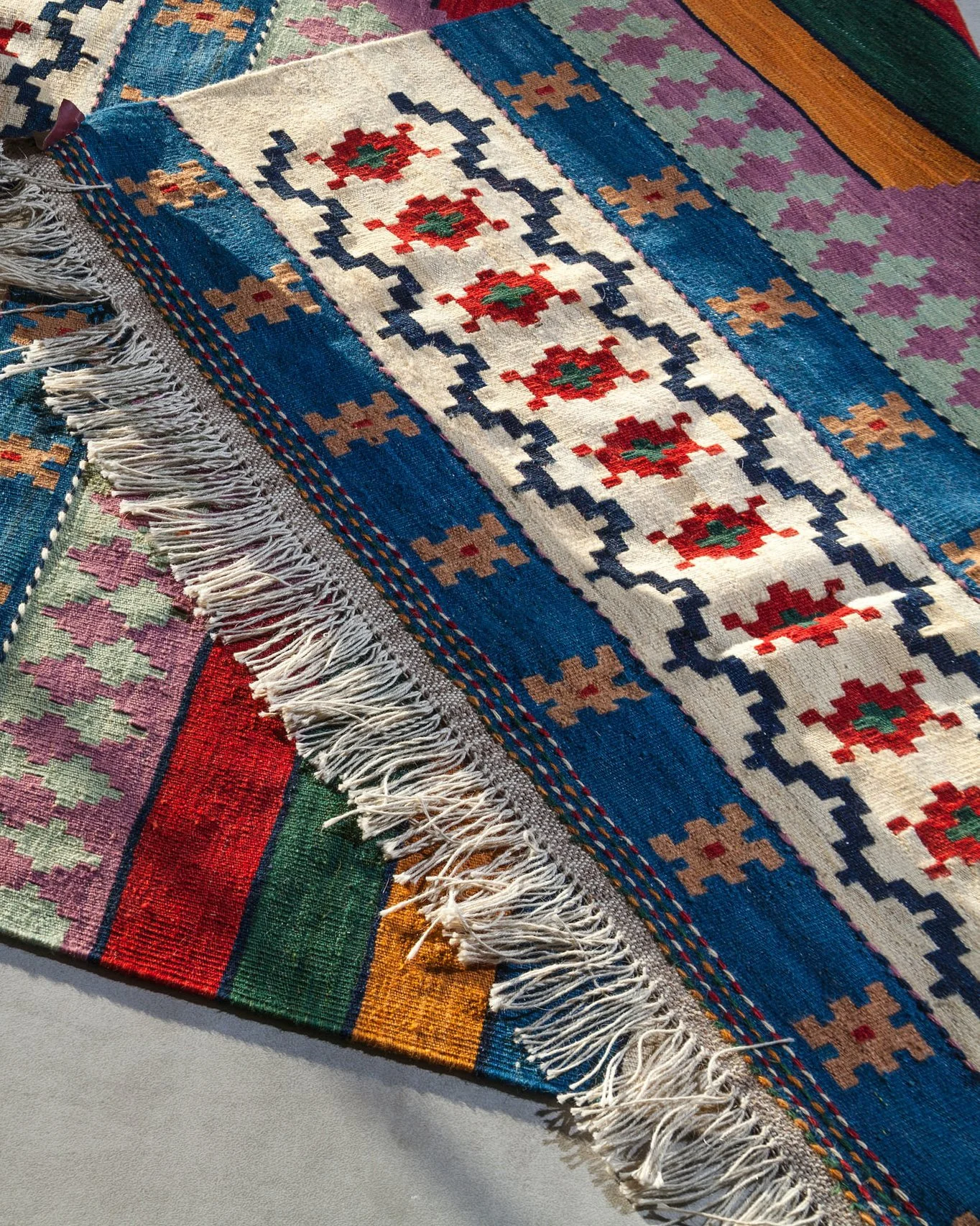 Should You Choose a Statement Rug?