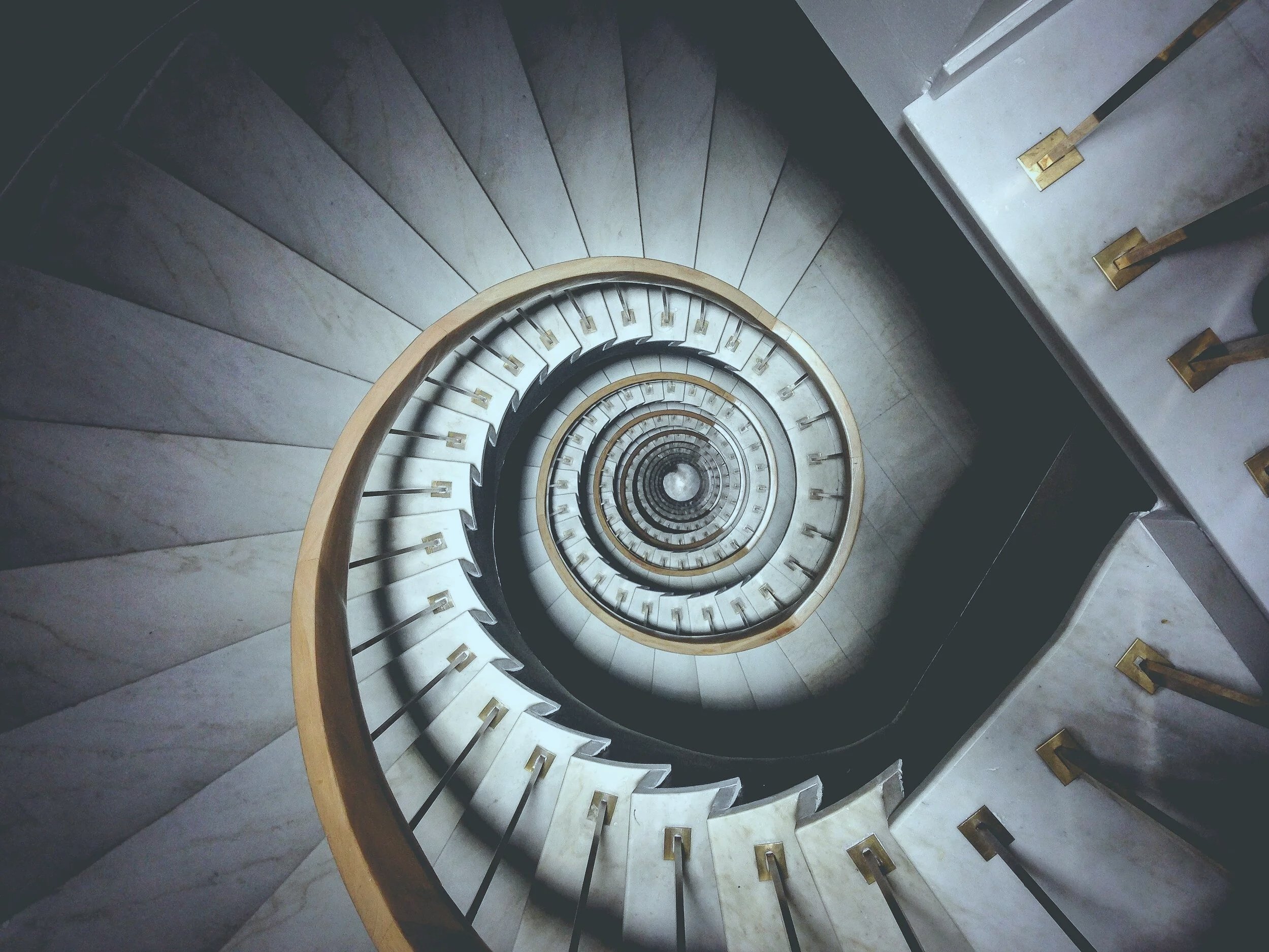 ludde-lorentz-YfCVCPMNd38-unsplash-min.jpg