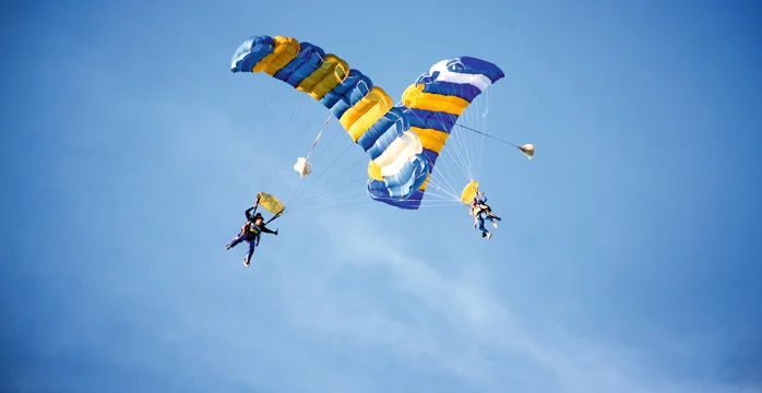 skydivers.jpg