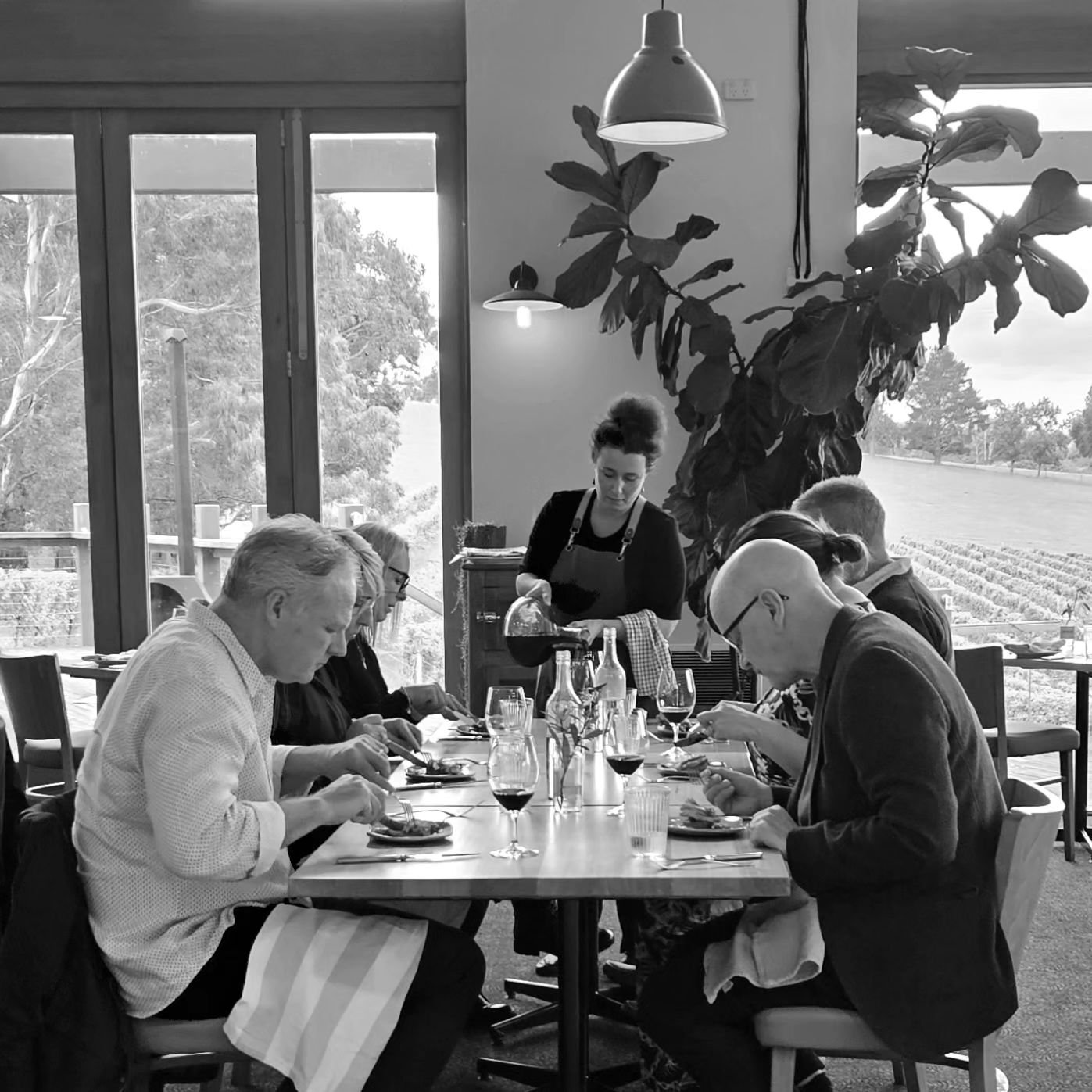 The concept of Hogget Kitchen was created over many musings during long lunches, with good friends who share our passion for seasonal, local, slow food. Who are you having lunch with this weekend? 🍷

#friendsandfamily #weekend #longlunch #dining #di