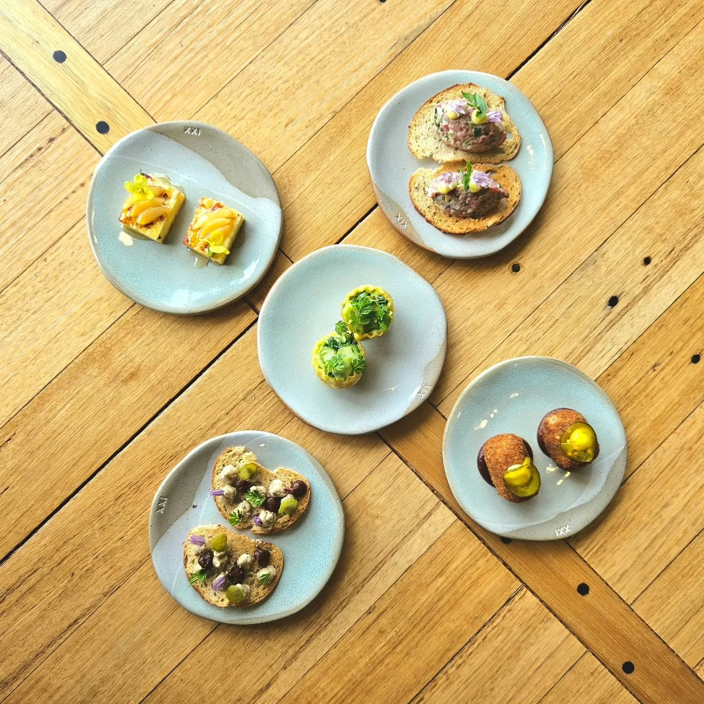 SNACKS - Pie Tee Pastry with Asparagus &amp; Herbs - @gippslandjersey housemade Haloumi and Loquat - Gippsland Beef Tartare on Caraway Rye Crisp - Burnt Ends Croquette with Green Olive &amp; Smoked Tomato - Duck Liver Parfait &amp; Prune Jam 

#snack