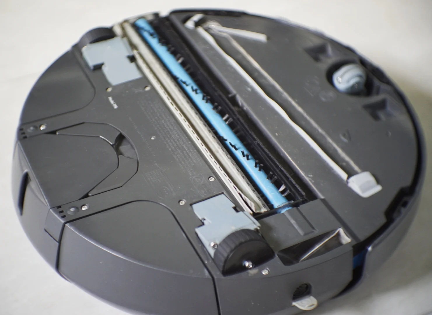 The Scooba 390 has cliff sensors at the front to detect when there's a drop in front of it.