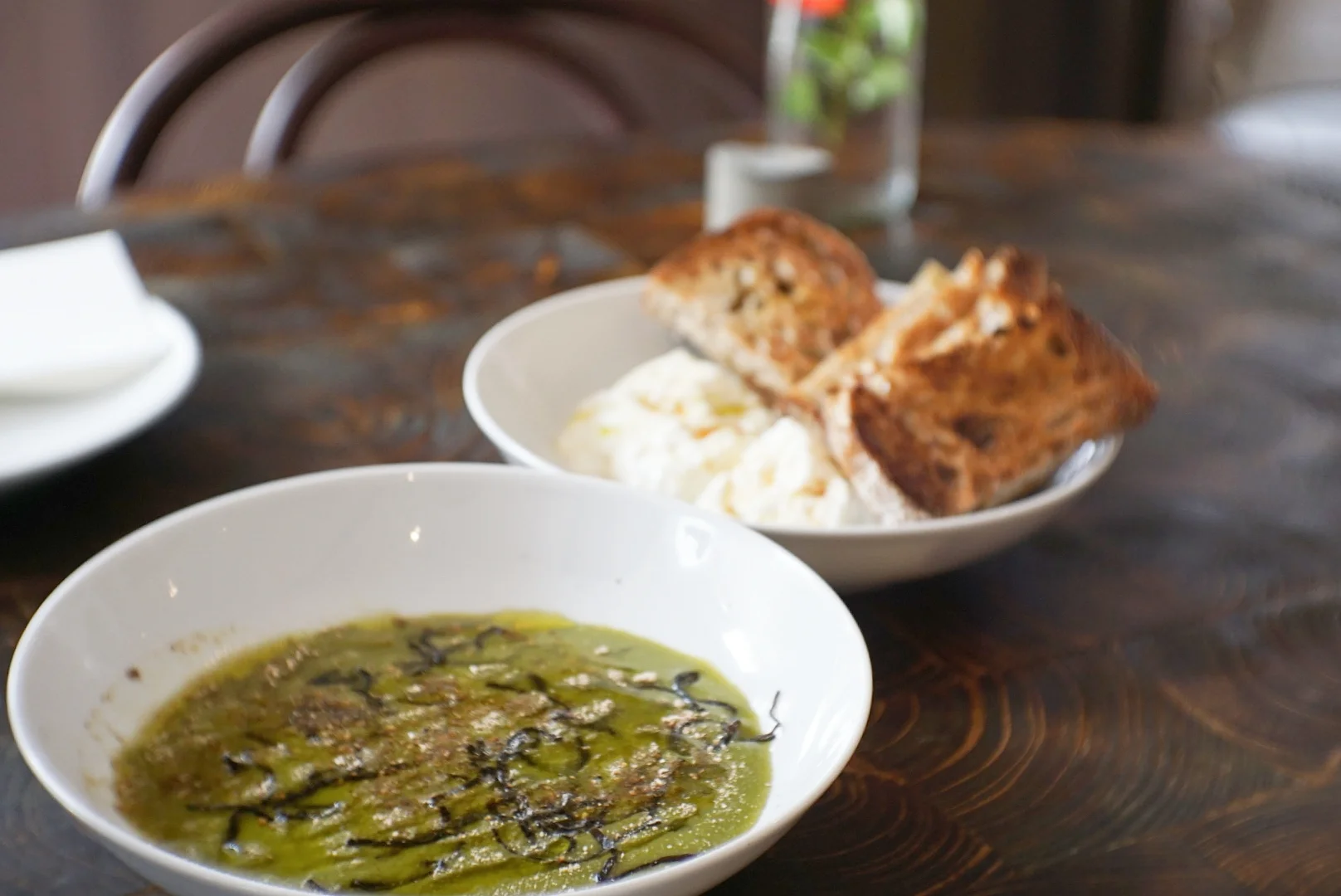 The barley porridge was served together with burrata and sourdough.