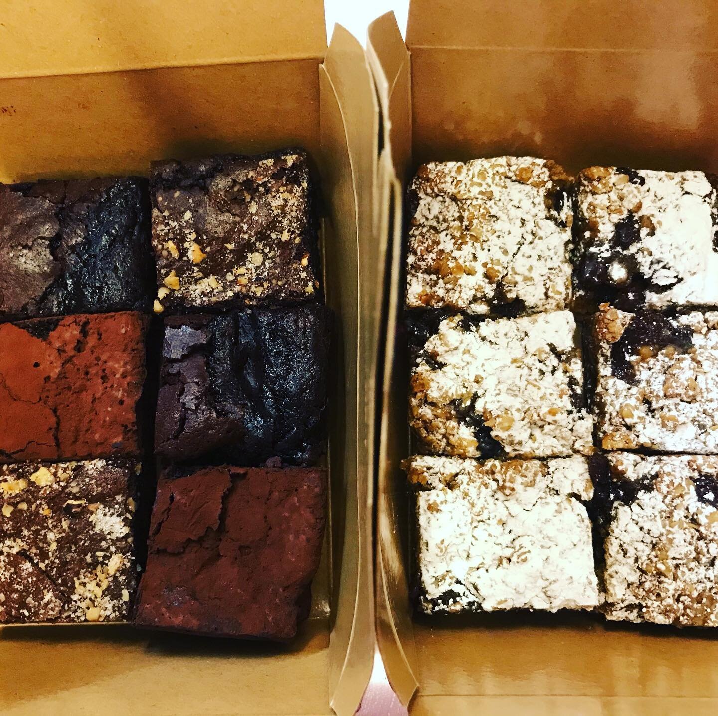 New offerings available at the @bristolpantry this week! The mince pie flapper 🎄 And new flavours in the brownie box.. Hazelnut. Cherry. Coffee,almond and amaretti 👌🏼👌🏼👌🏼 #bristolcake #bristolbaker #cake #boshkitchen