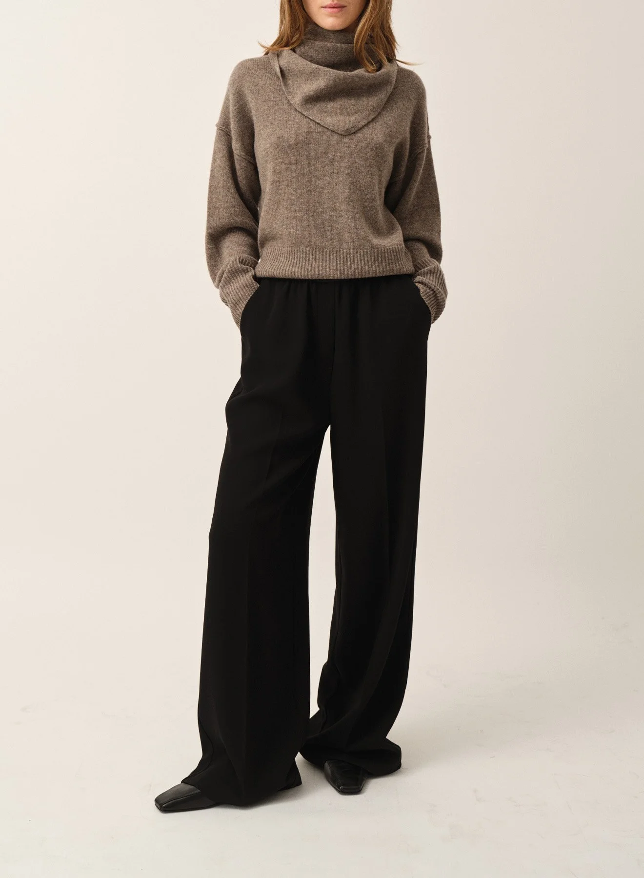 THE_GARMENT_Crepe_Logo_Pants_1.JPG