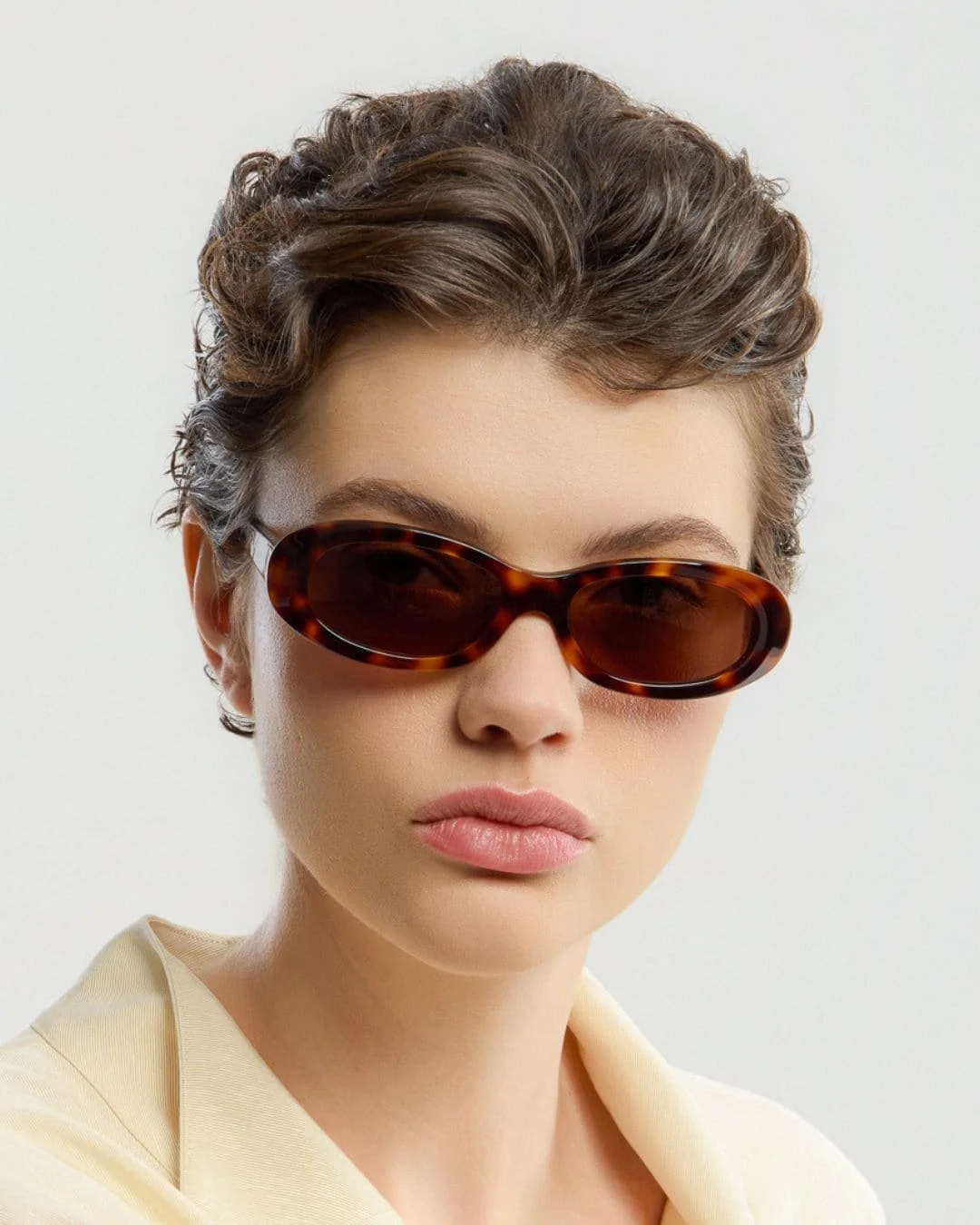 1350-louis-tortoise-brown-model.jpg