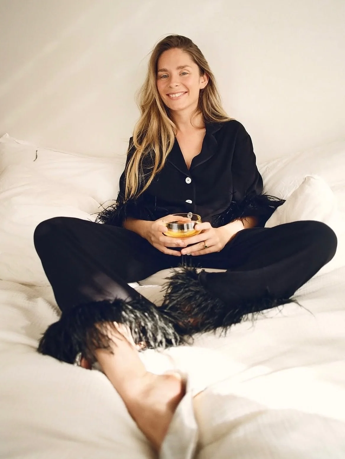 Our favorite season 🌲 Wir sind so verliebt in unsere neuen Party Pyjamas von Sleeper, einige wenige haben wir noch im Store, denn ihr liebt sie genauso sehr wie wir!