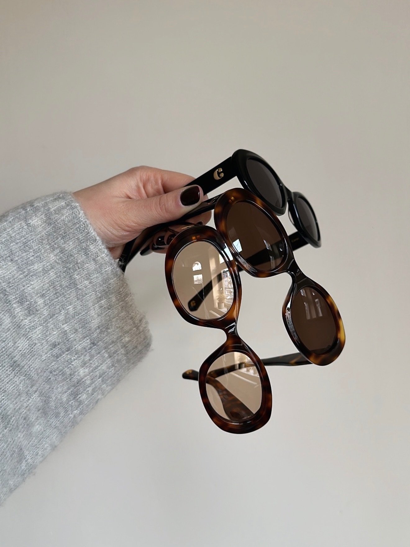 Back in stock: unsere hei&szlig; geliebten Sonnenbrillen von Corlin sind wieder hier, all die Klassiker sowie neue Styles - jetzt warten wir nur noch darauf, dass die Sonne zur&uuml;ckkehrt &amp; tragen bis dahin einfach die Modelle mit den transpare