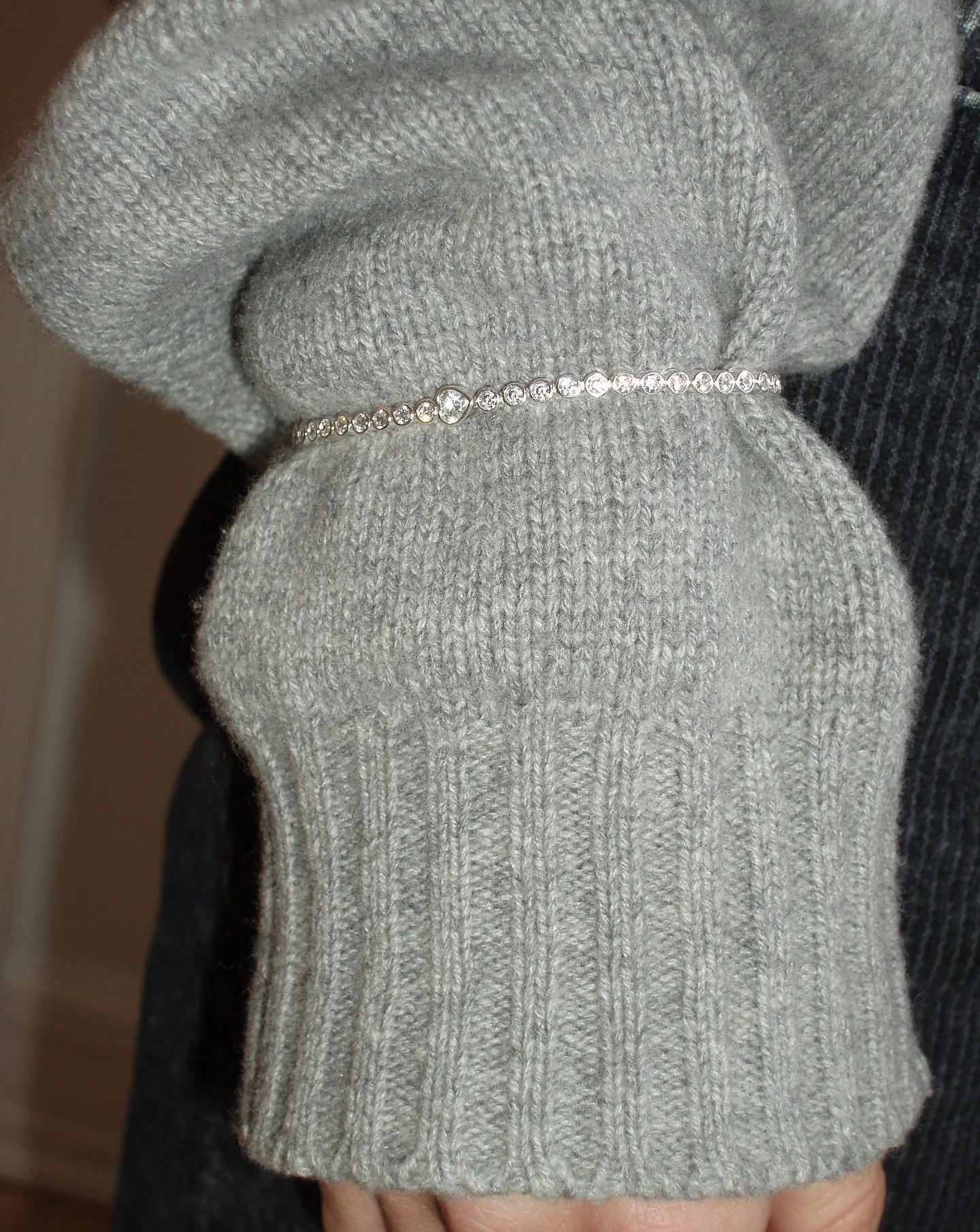 Ophelia ist hier 🖤 Der neue Ophelia Schmuck von Ragbag ist hier, eine wundersch&ouml;ne Erweiterung der Classic Kollektion. Ophelia ist daf&uuml;r gemacht, &uuml;ber Jahre hinweg getragen &amp; geliebt zu werden. Die Styles passen zu jedem Look &amp