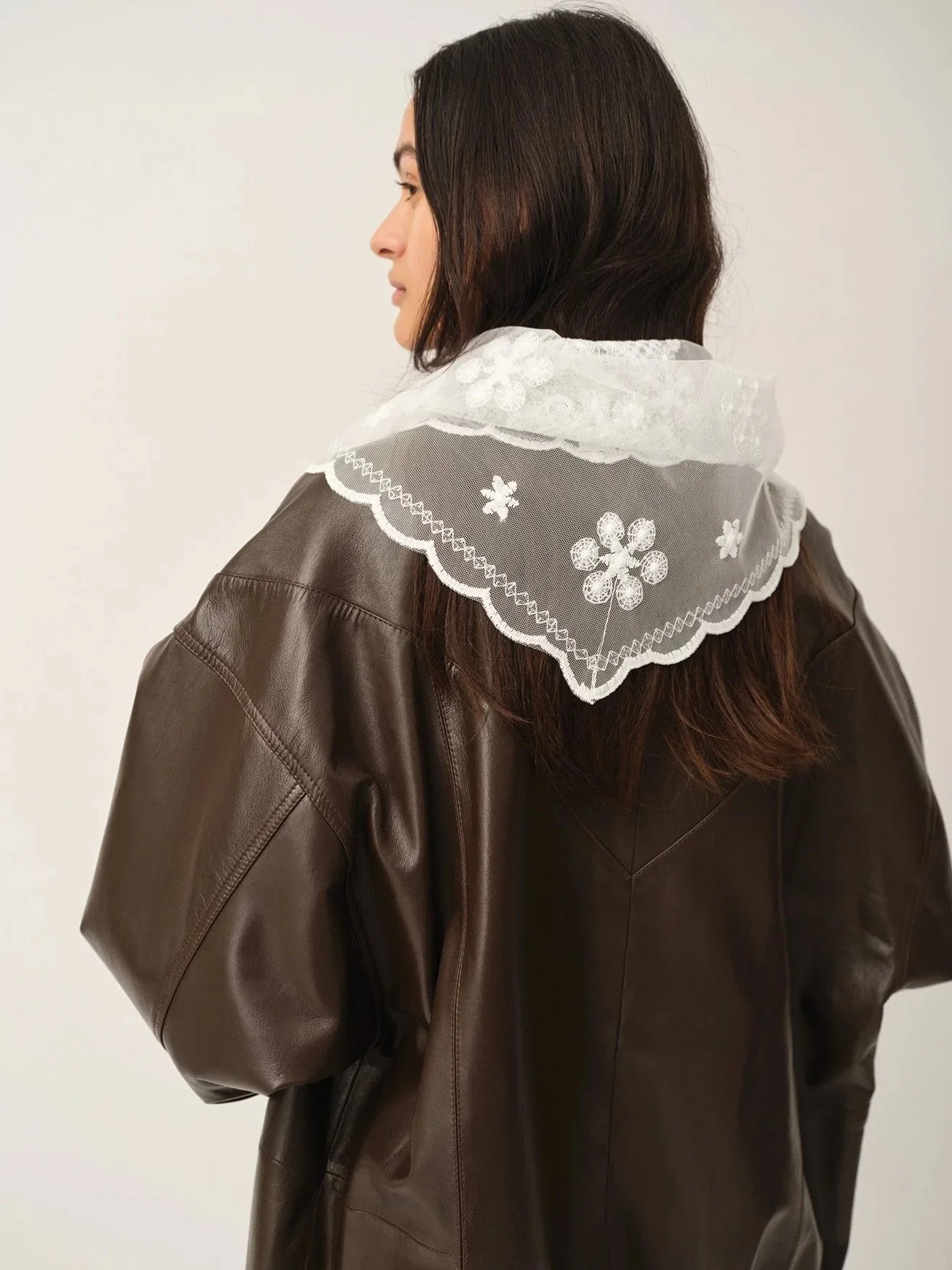 Sie sind wieder hier: die neuen wundersch&ouml;nen The Garment T&uuml;cher! Aus Spitze oder Kaschmir &amp; Passen einfach zu jedem Look, lieben wir sehr 🤍