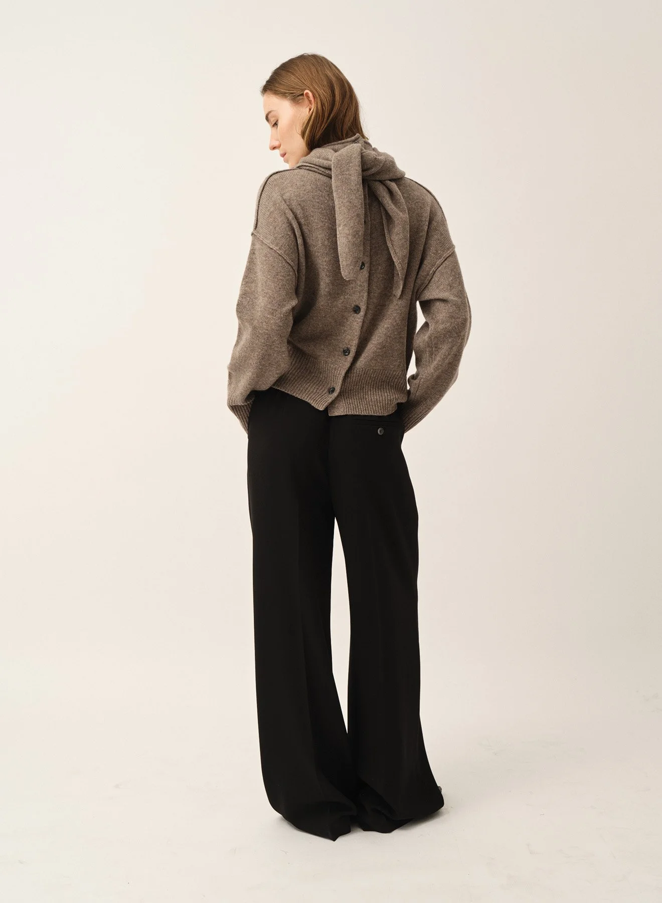 THE_GARMENT_Crepe_Logo_Pants_2.JPG