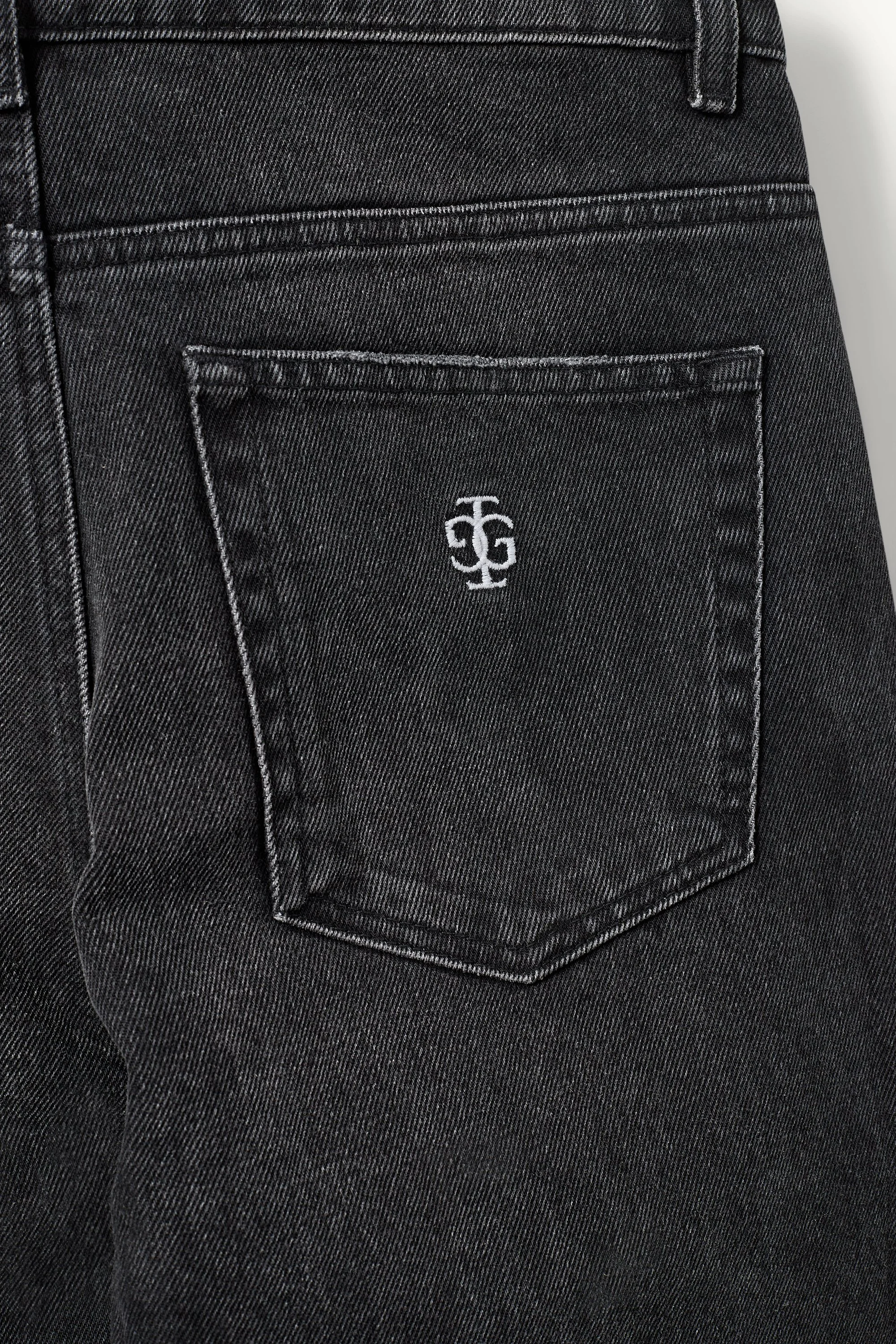 The_Garment_21118_Darcy_Distressed_Jeans_716_3.jpg