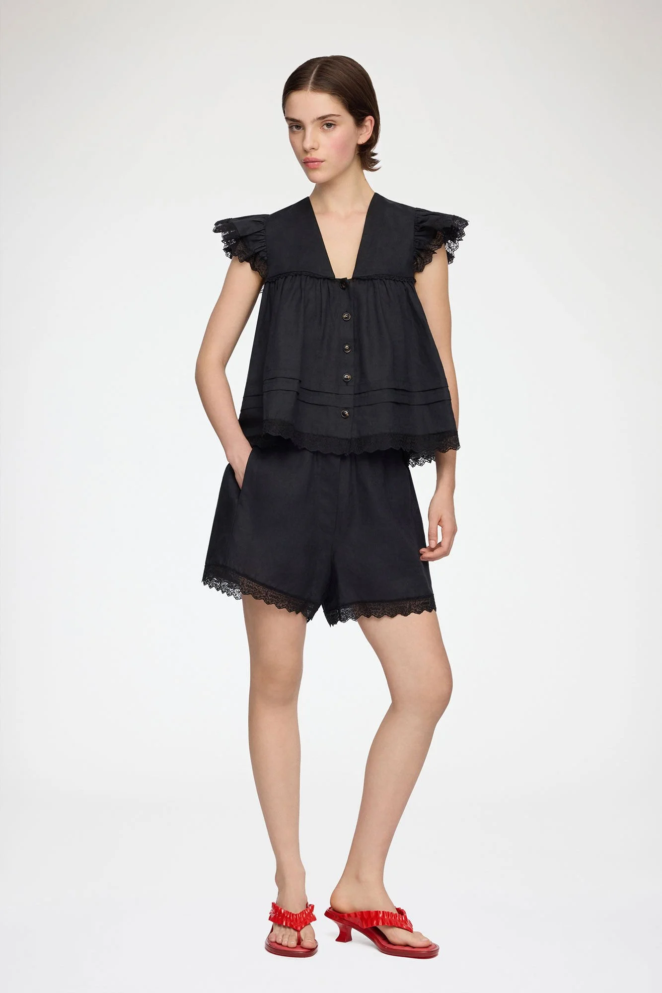 GANNI Light Linen Angel Sleeve Blouse_A1040370_099_3.jpeg