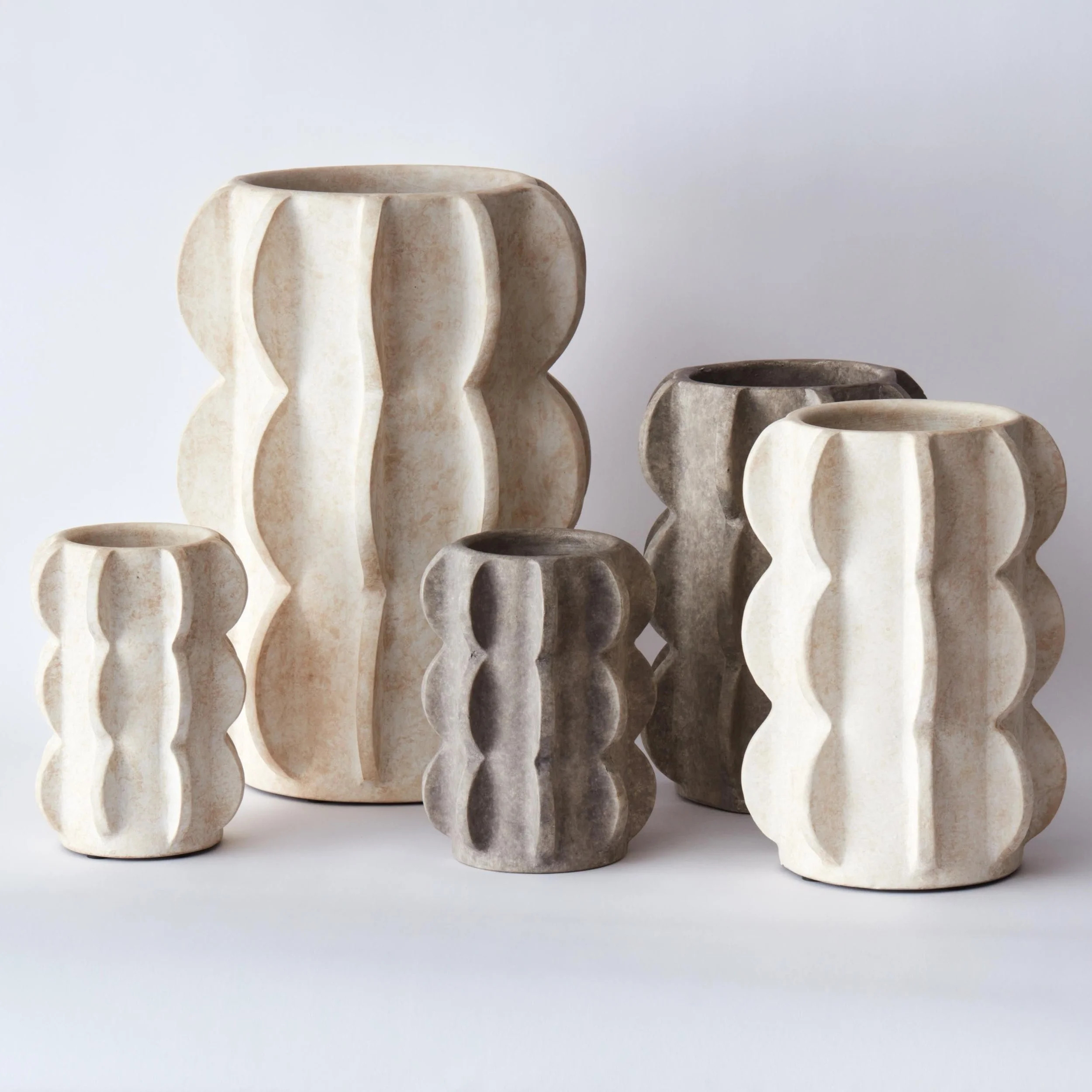 DD_arcissimovases_grey_white.jpeg