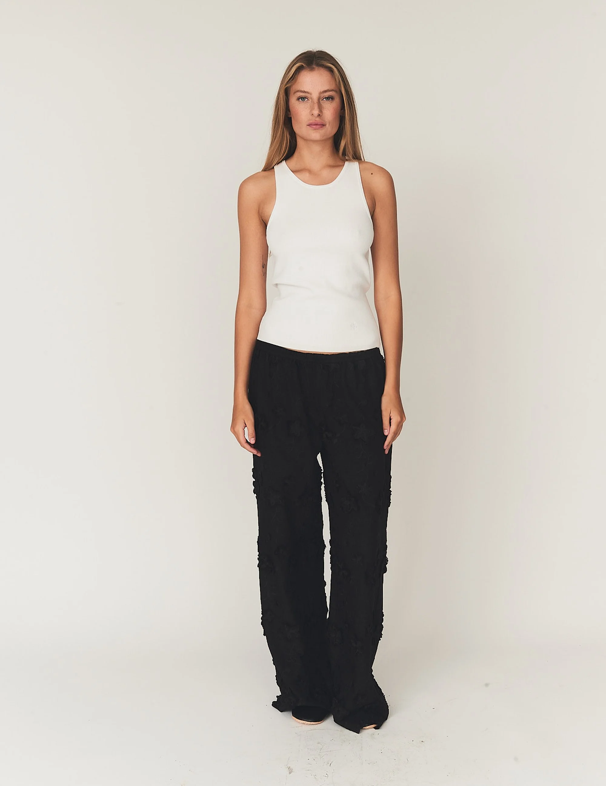 The Garment 22371 Fleur Pants Black 050_10.jpg