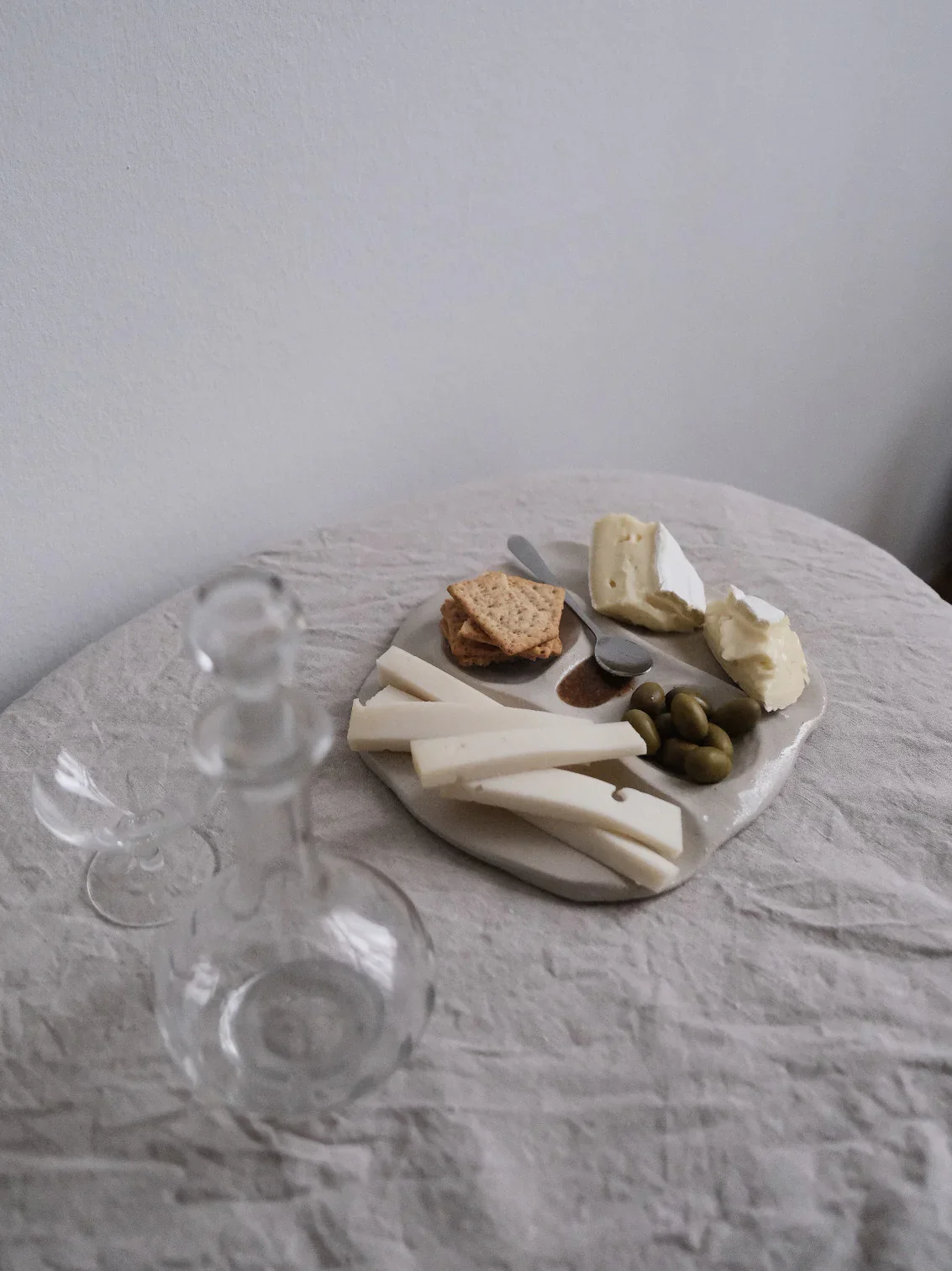 SnackPlateOneofaKind_0dbbbb86-a4d2-41ef-94eb-3c671189de18.webp