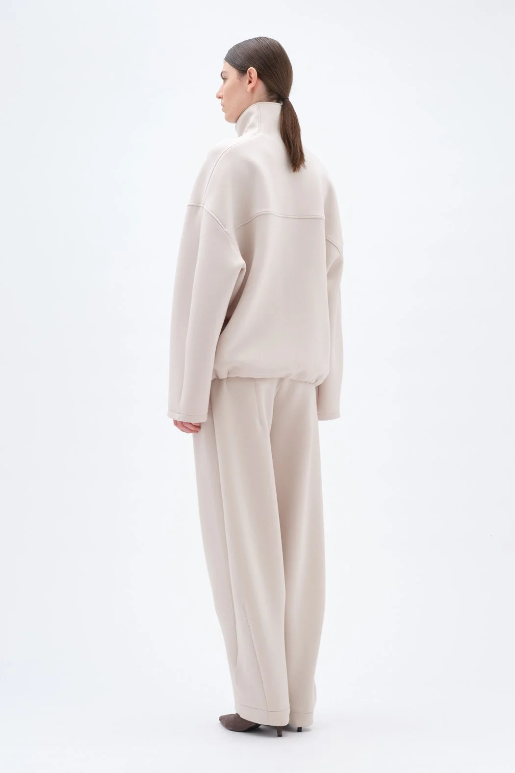 5029582528_Tofu Beige_Soft Zipped Jacket_Model_2_V_009_lr.jpg