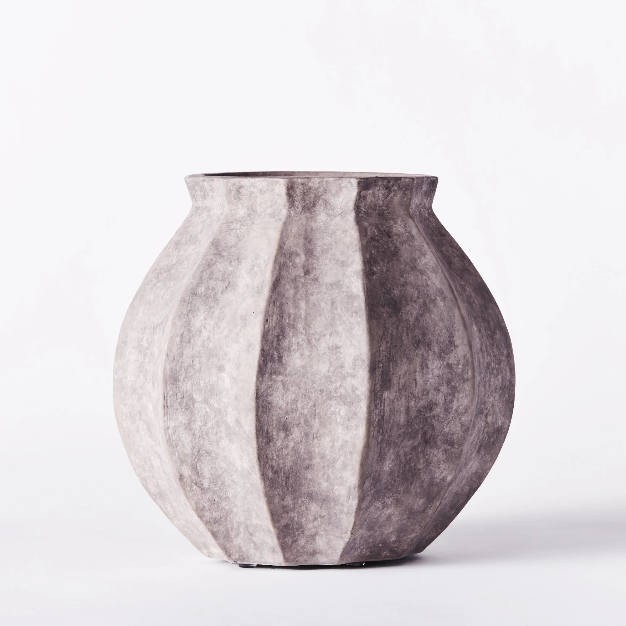 DD_2303_PRODUCT_Wedges Vase, Grey_1987.jpg