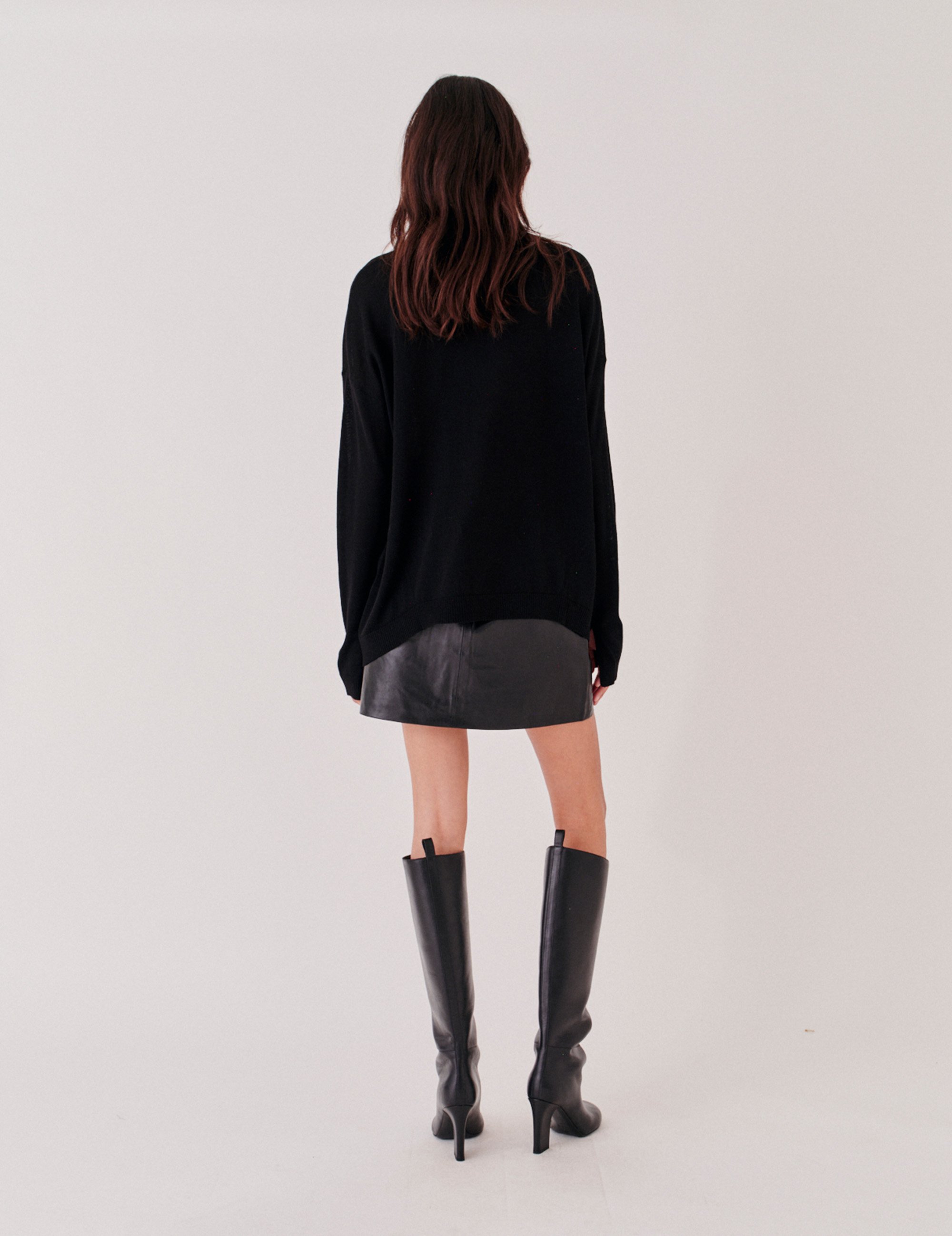 The Garment 22094 Bergen Sweater Black 050_30.jpg