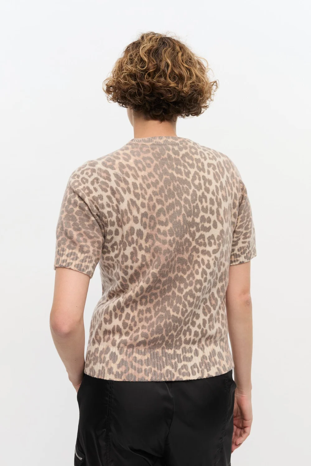 Tシャツ・カットソー GANNI Graphic Wool Mix Printed Leopard T-Shirt GANNI Women's Graphic Wool Mix Printed T-Shirt in Leopard GANNI