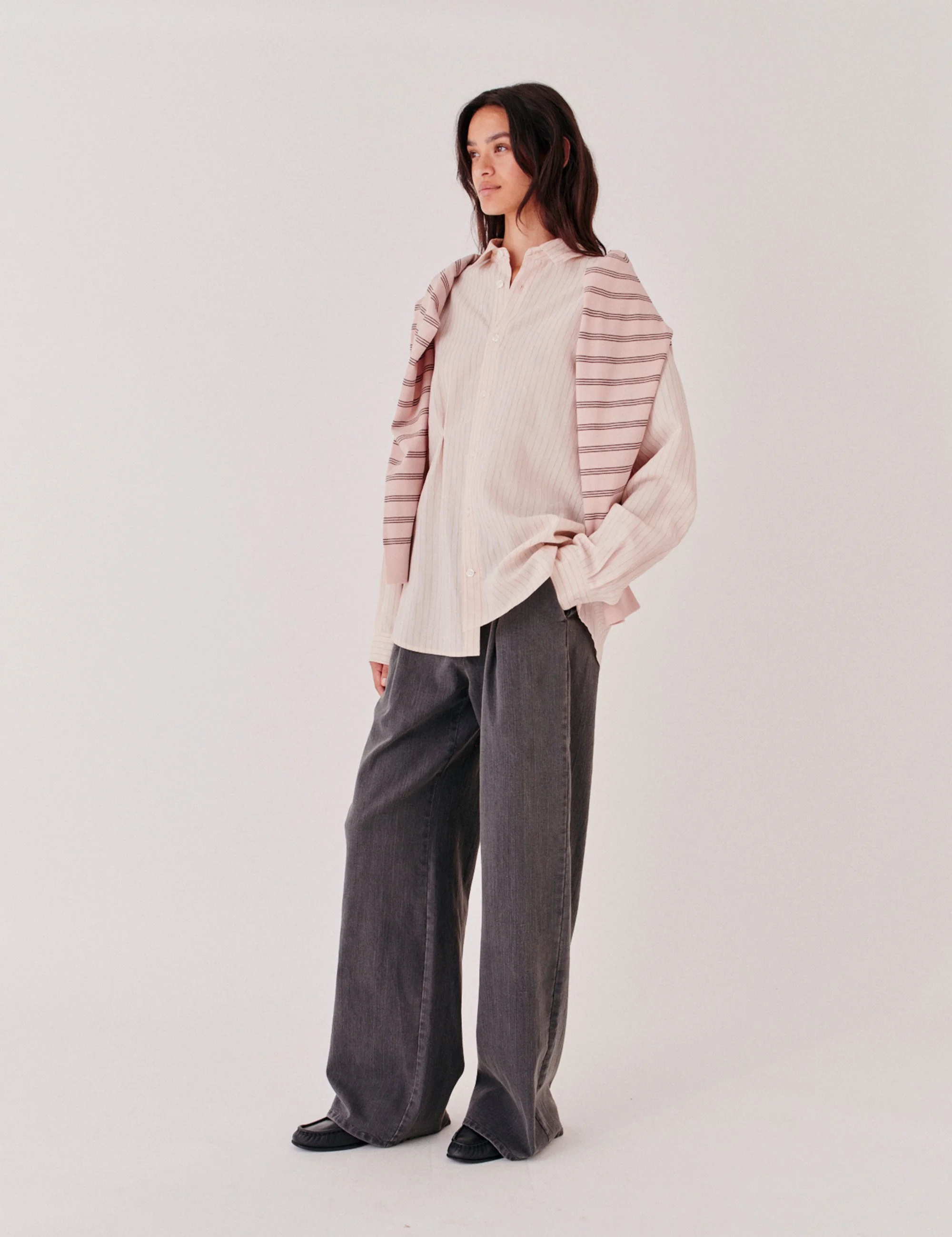 The Garment 21565 Merci Anagram Pants Dark Grey 053_20.jpg