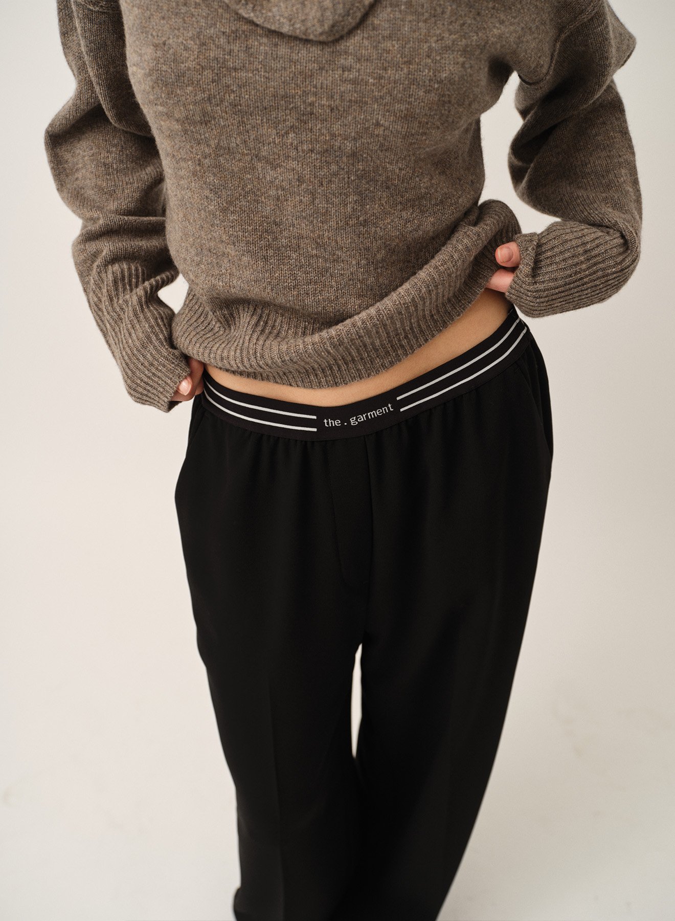 THE GARMENT Crepe Logo Pants