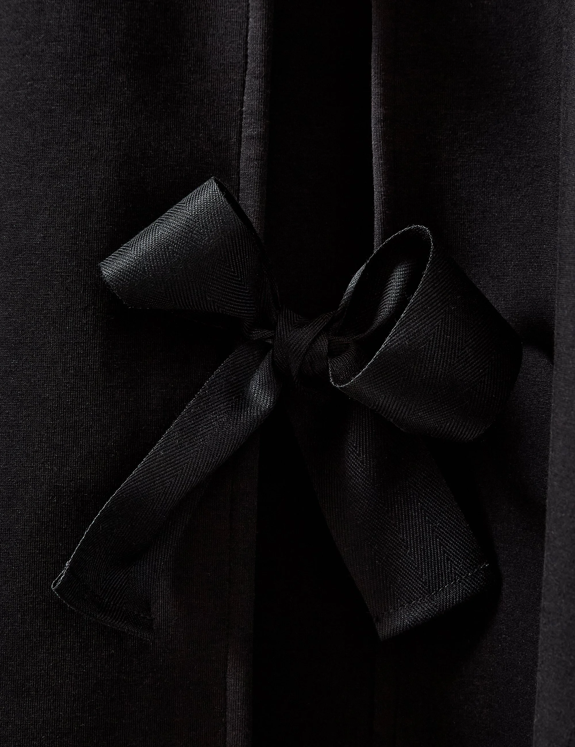 The_Garment_22621_TG_Bow_Tee_Black_050_3.jpg