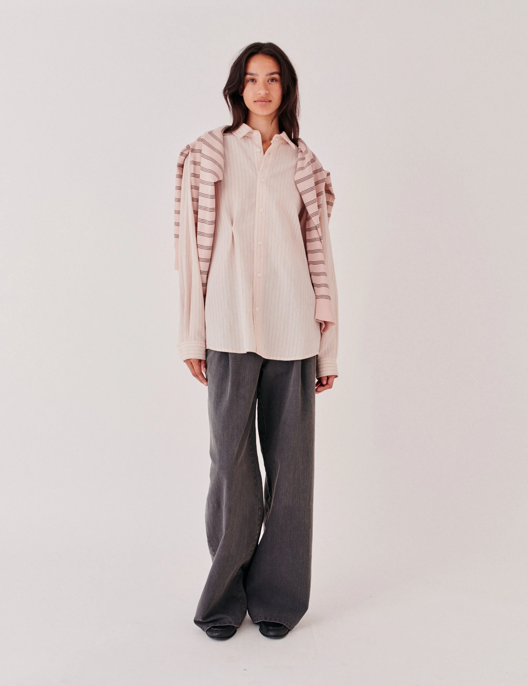 The Garment 21565 Merci Anagram Pants Dark Grey 053_10.jpg