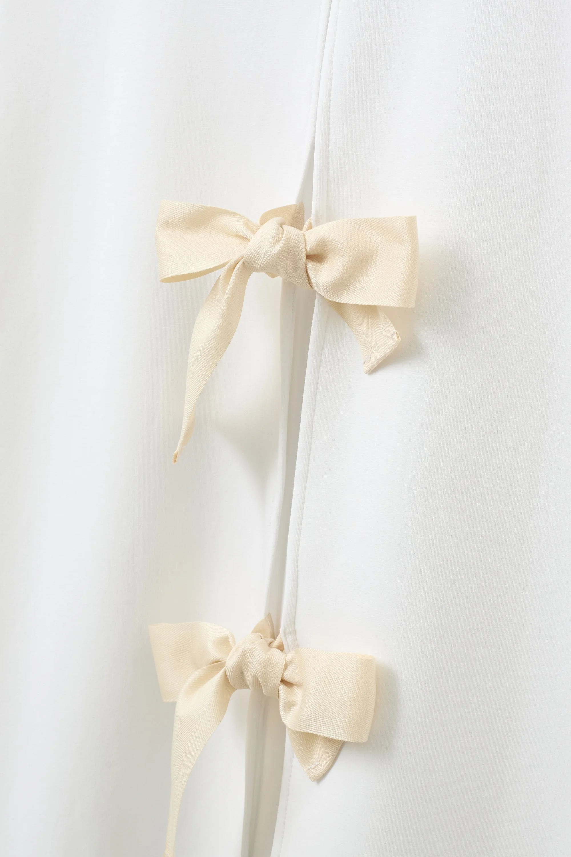 The_Garment_21721_TG_Bow_Tee_000_3.jpg