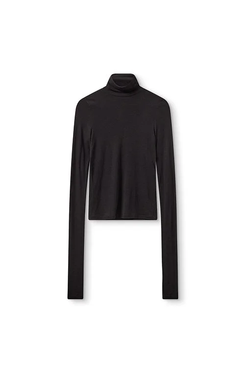 THE GARMENT Bree Long