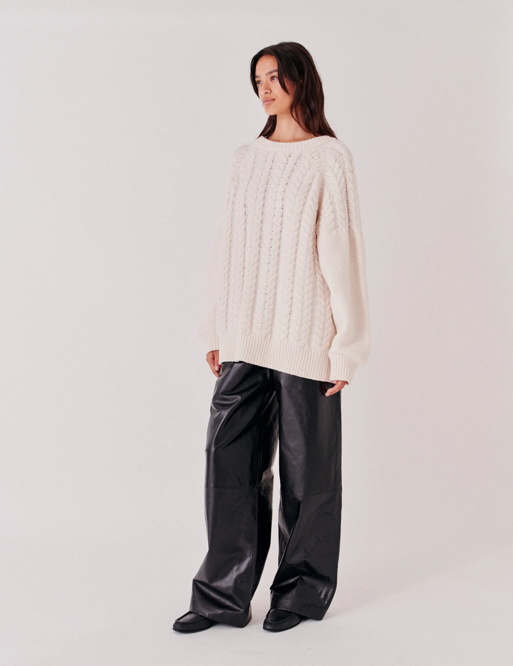 The Garment 22062 Soho Sweat Pants Black 050_10.jpg