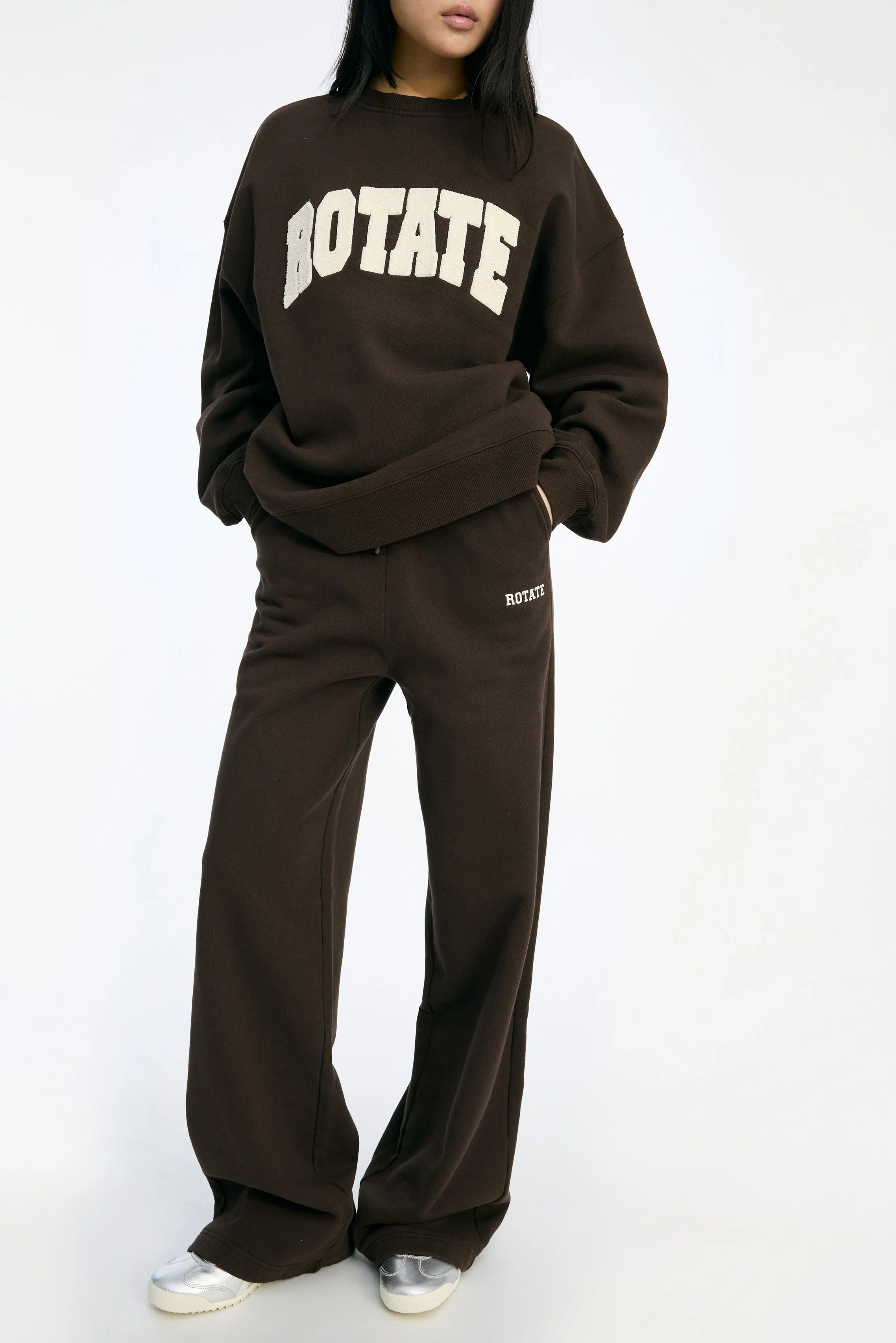 ROTATE_1153161667_Molé_Heavy Sweat Crewneck_Model_3_0912_lr.jpg