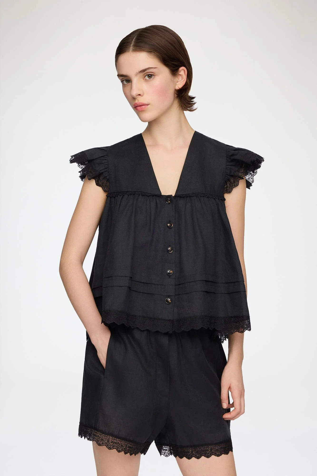 AGANNI Light Linen Angel Sleeve Blouse_1040370_099_2.jpeg